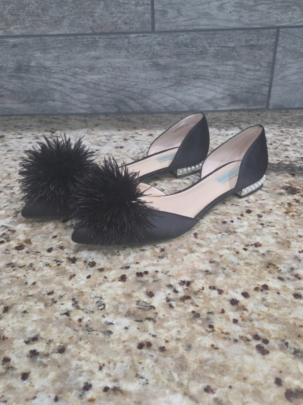 Betsey Johnson black pointy flats with boa feathers and pearl heels - size 10